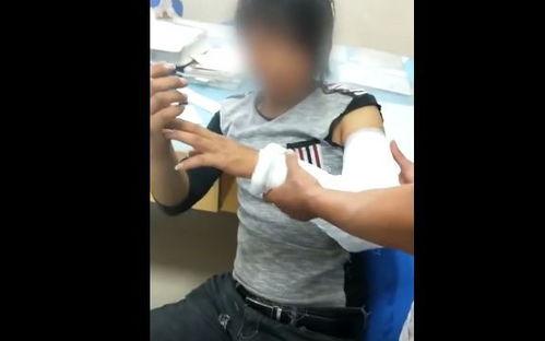 情侣网红拍吃瓜视频,情侣网红共度吃瓜时光，甜蜜互动引网友热议